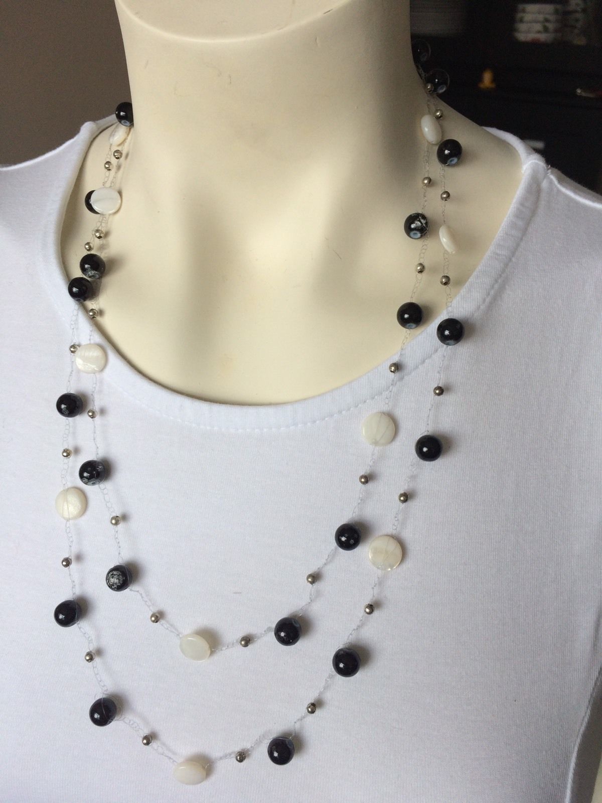 Floating Style Bead Necklace Delicate 